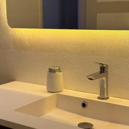 Cozy & Modern Living In Apartament *